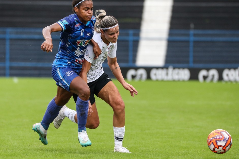 Crivelari durante jogo contra o Taubat, pelo Campeonato Paulista Feminino