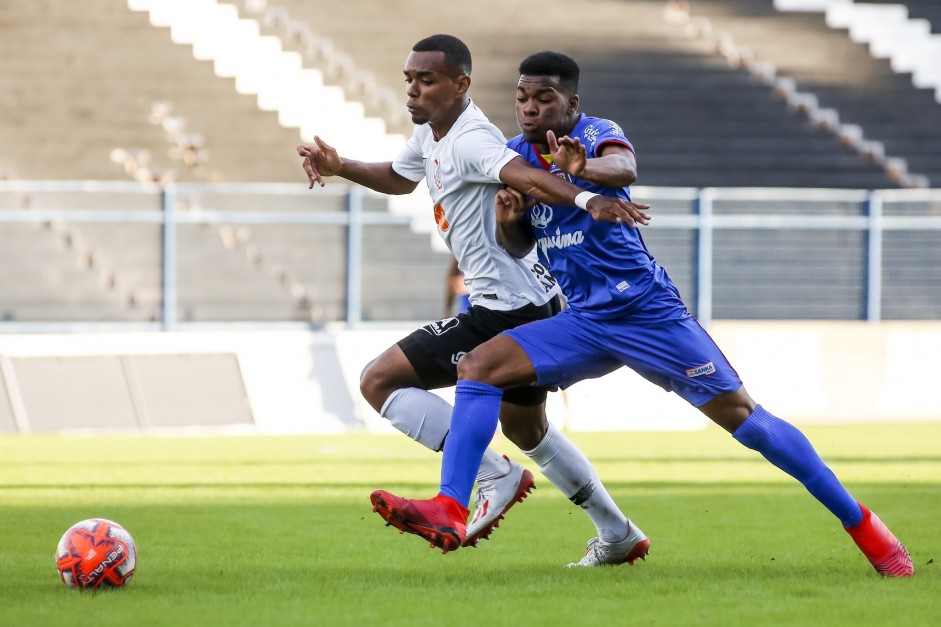 Igor no duelo contra o São Caetano, pelo Paulista Sub-20