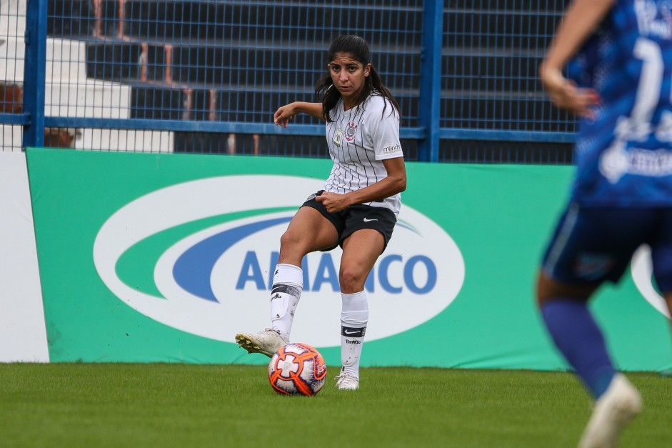 Katiúscia durante jogo contra o Taubaté, pelo Campeonato Paulista Feminino