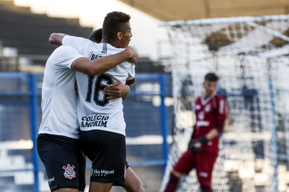 Corinthians derrotou o So Caetano nos minutos finais na ltima rodada do Paulisto Sub-20