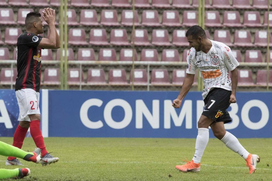 Sornoza durante jogo contra o Deportivo Lara, pela Copa Sul-Americana
