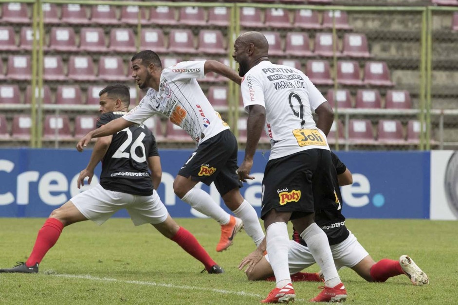 Corinthians de Love, Sorzona & cia. vêm de quatro vitórias seguidas Corinthians de Love, Sorzona & cia. vêm de quatro vitórias seguidas