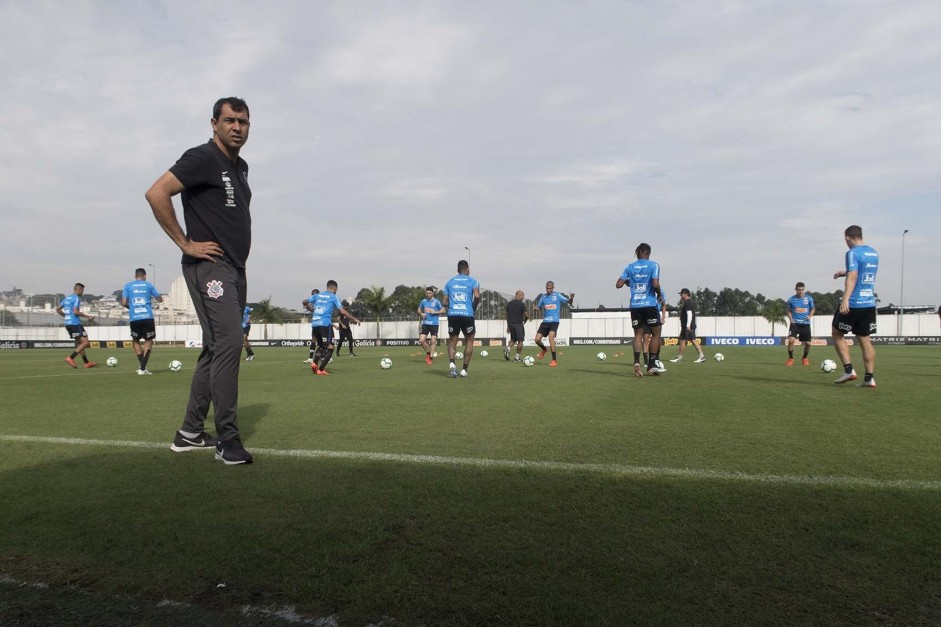 Carille comanda o primeiro treino em preparação para jogo contra o Flamengo