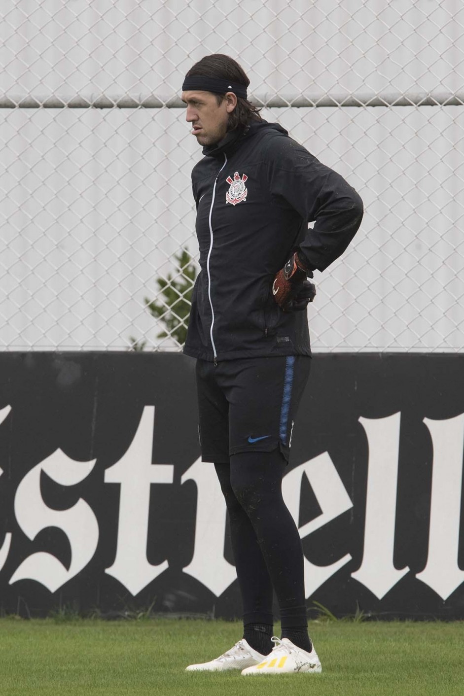 Goleiro Cássio durante treinamento deste domingo, no CT Joaquim Grava
