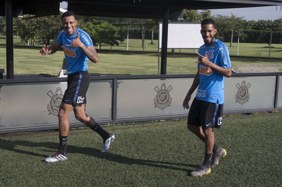 Gustavo e Everaldo durante primeiro treino antes do jogo contra o Flamengo