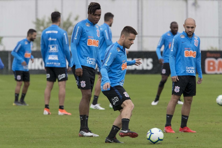 Jesus, Ramiro e Rgis no treino deste domingo no CT Joaquim Grava