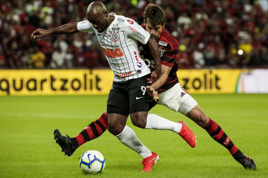 Love durante jogo contra o Flamengo, pela Copa do Brasil