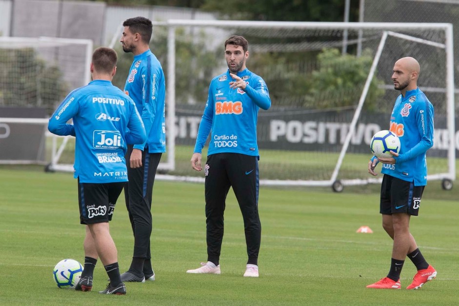 Boselli, Rgis e companheiros no primeiro treino aps eliminao para o Flamengo