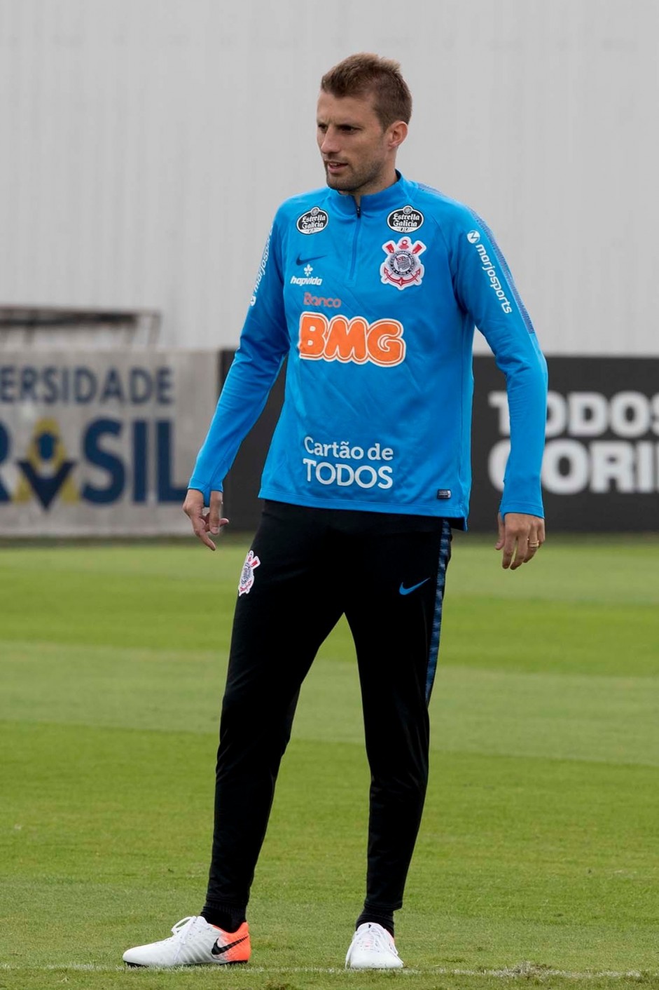 Henrique durante treino que prepara a equipe para duelo contra o Cruzeiro, pelo Brasileirão