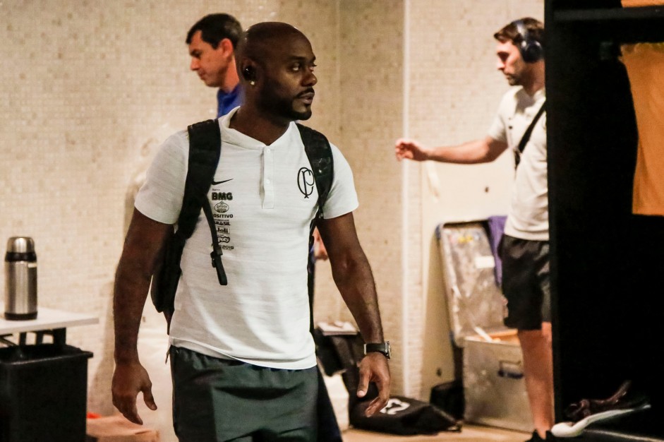Love no vestiário antes do jogo contra o Flamengo, pela Copa do Brasil