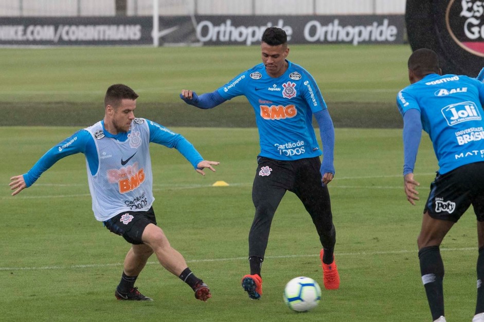 Ramiro e Richard no primeiro treino após eliminação para o Flamengo, pela Copa do Brasil