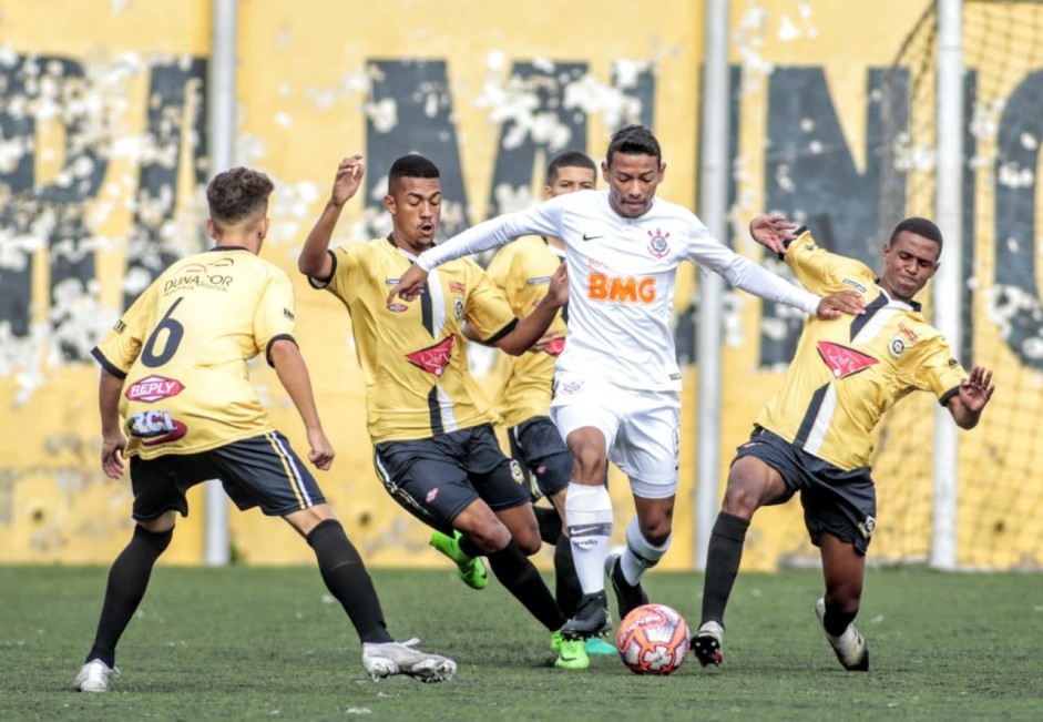 Ruan no jogo contra o So Bernardo pelo Paulisto Sub-20