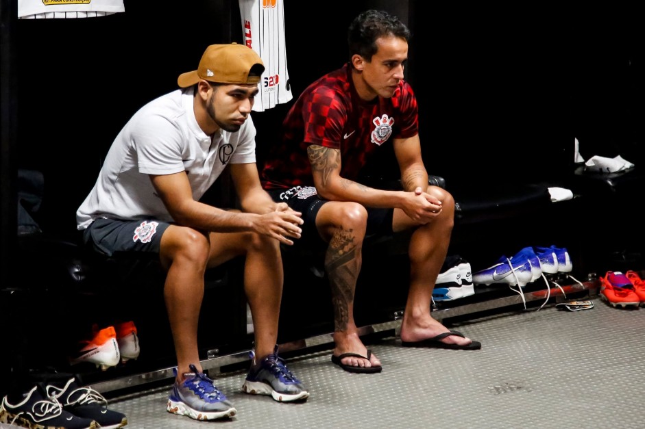 Sornoza e Jadson no vestirio antes do jogo contra o Flamengo, quando passaram a jogar juntos