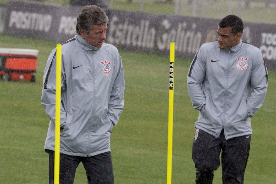 Walmir Cruz e Flávio Furlan no primeiro treino após eliminação para o Flamengo, pela Copa do Brasil