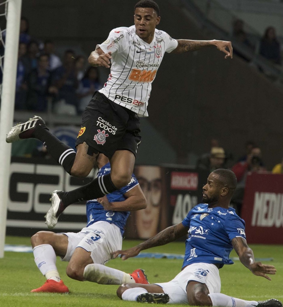 Gustagol no jogo contra o Cruzeiro, pelo campeonato brasileiro