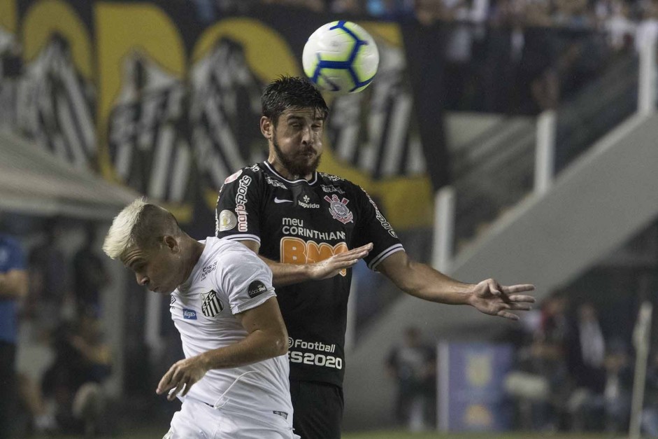 Bruno Mndez durante jogo contra o Santos, pelo Campeonato Brasileiro 2019