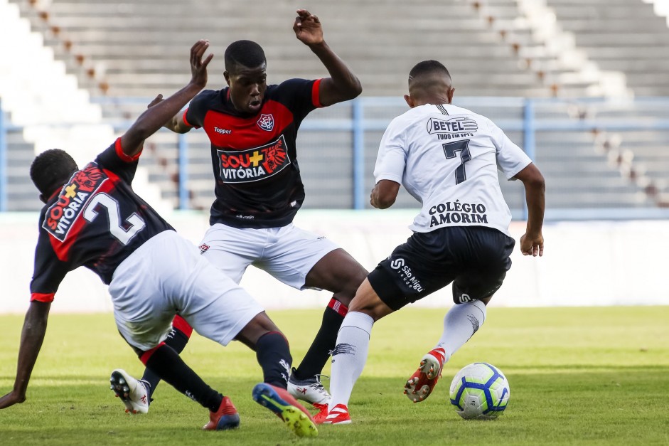 Corinthians vence Vitria por 1 a 0 e garante vaga no Brasileiro Sub-17