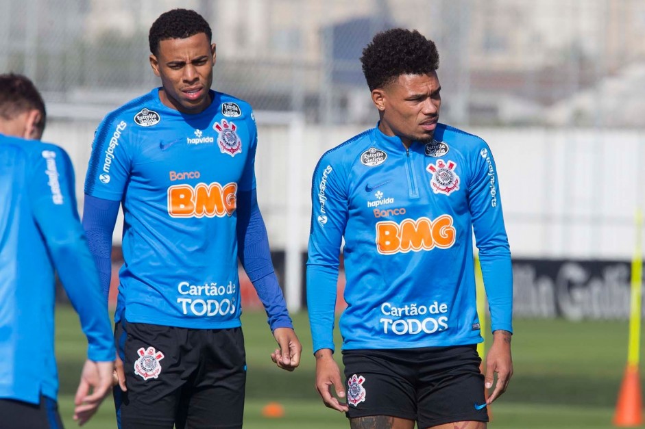 Jogadores do Corinthians treinam nesta segunda-feira