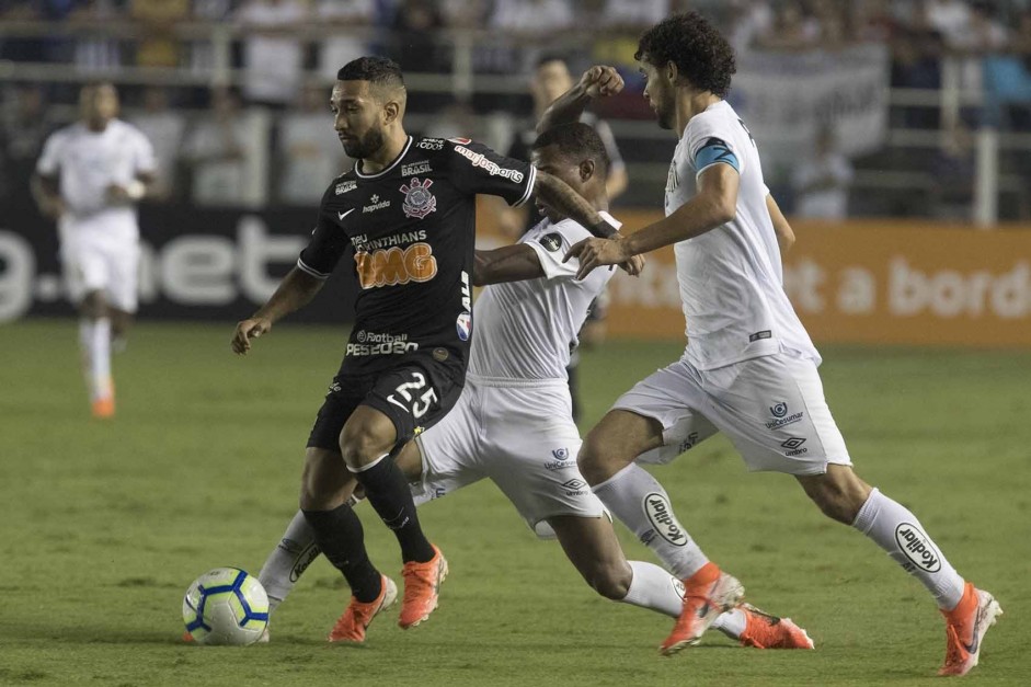 Duelos contra o Santos mostram queda da confiana da torcida em Carille