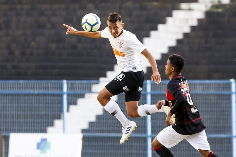 Pelo Brasileiro Sub-17, Corinthians vence Vitria e garante vaga nas quartas