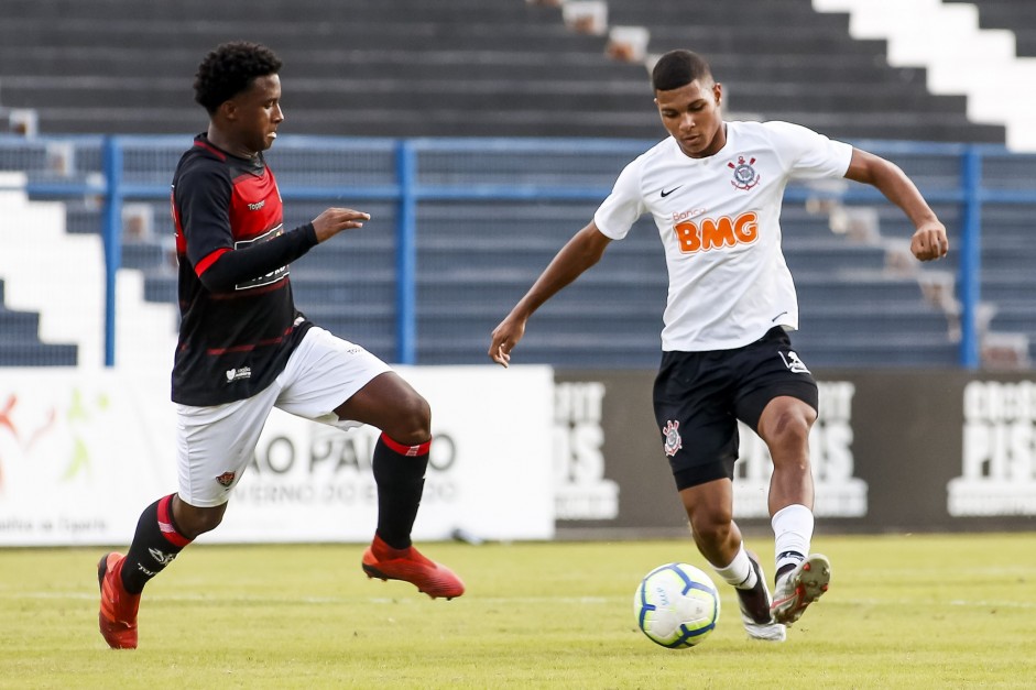 Pelo Brasileiro Sub-17, Corinthians venceu o Vitria e se classificou para as quartas