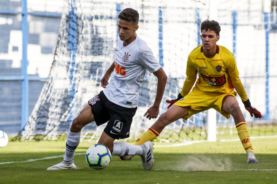 Timãozinho bateu o Vitória e garantiu vaga nas quartas do Brasileirão Sub-17