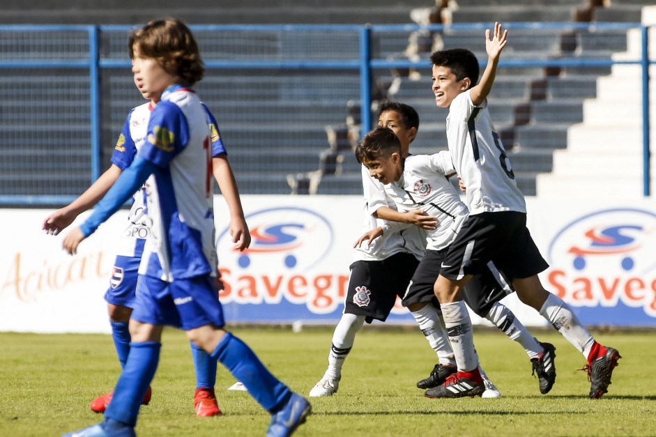 Corinthians enfrenta o Nacional pelo campeonato paulista sub-13