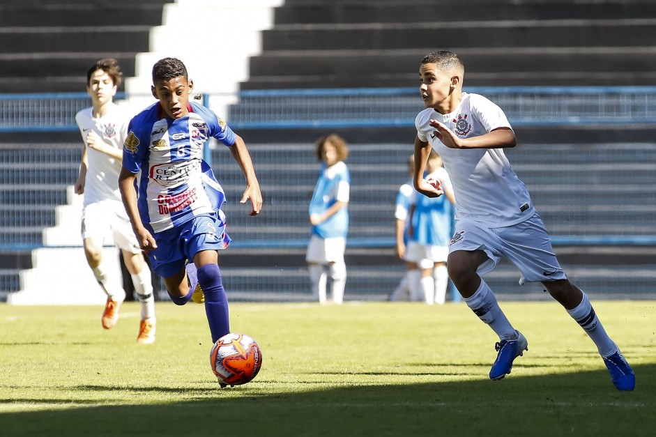 Corinthians enfrenta o Nacional pelo campeonato paulista sub-13