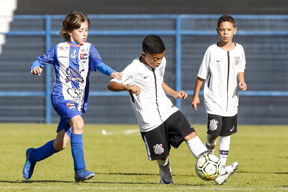 Corinthians enfrenta o Nacional pelo campeonato paulista sub-11