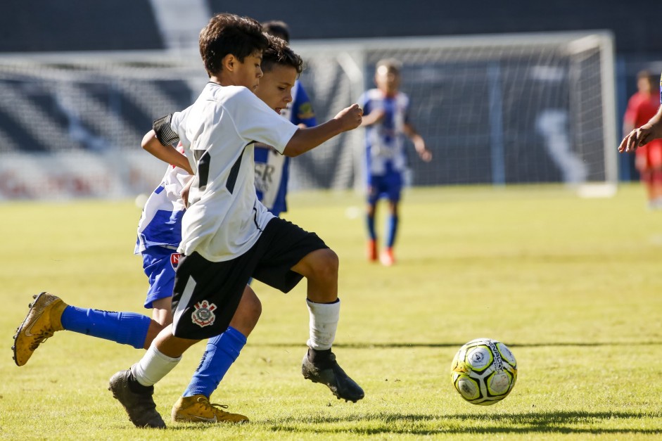 Corinthians enfrenta o Nacional pelo campeonato paulista sub-11