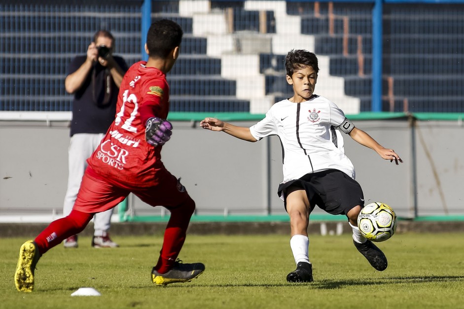 Corinthians enfrenta o Nacional pelo campeonato paulista sub-11