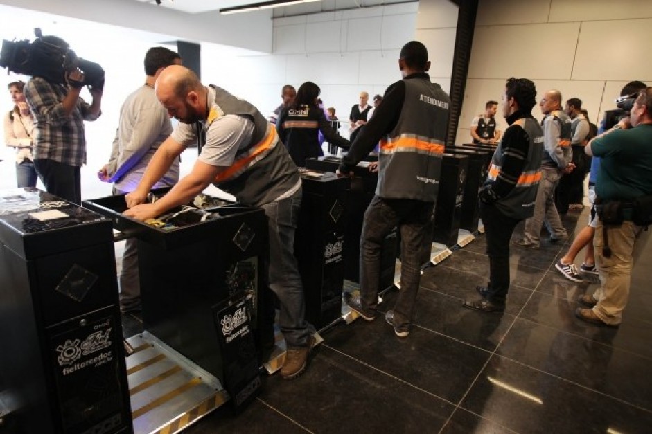 Catracas da Arena Corinthians serão modernizadas; setor Oeste contará com biometria Catracas da Arena Corinthians serão modernizadas; setor Oeste contará com biometria