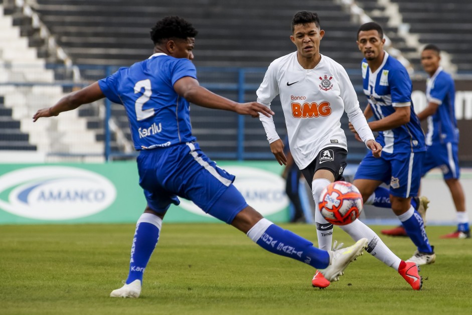 Adson em partida contra o Água Santa, pelo Campeonato Paulista Sub-20