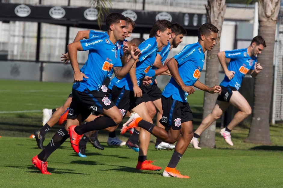 Corinthians volta aos treinos no CT Joaquim Grava