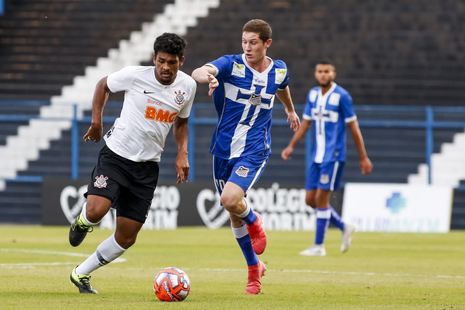 Rael durante vitria contra o gua Santa pelo Campeonato Paulista Sub-20