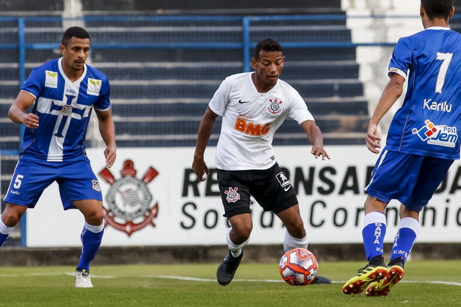 Ruan durante vitria contra o gua Santa pelo Campeonato Paulista Sub-20