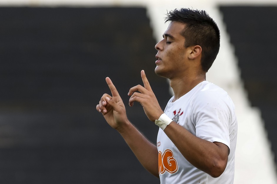 Sandoval marcou um, dos três gols, contra o Água Santa