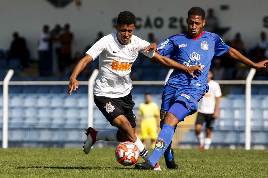 Timão Sub-17 durante empate contra o São Caetano, pelo Paulista da categoria