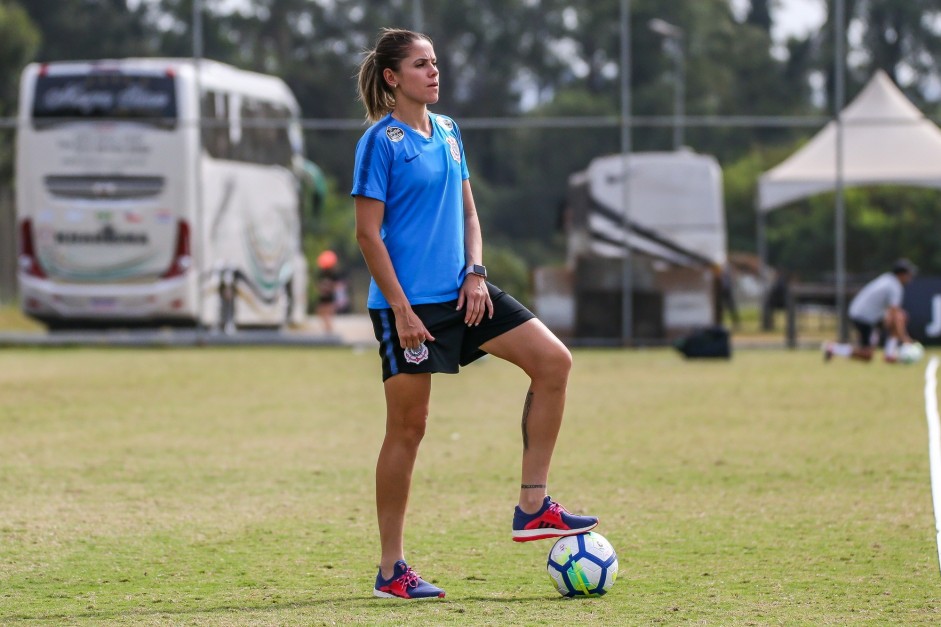 rika treina pelo Corinthians Futebol Feminino