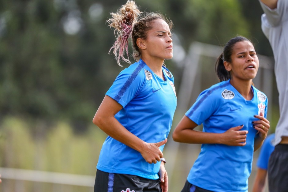 Mnica e Victria treinam pelo Corinthians Futebol Feminino