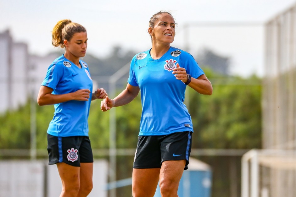 Tamires e Mnica treinam pelo Corinthians Futebol Feminino