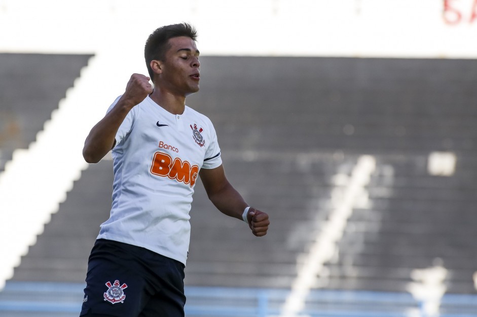 Sandoval marcou quatro vezes contra o Taboo da Serra, pelo Paulista Sub-20