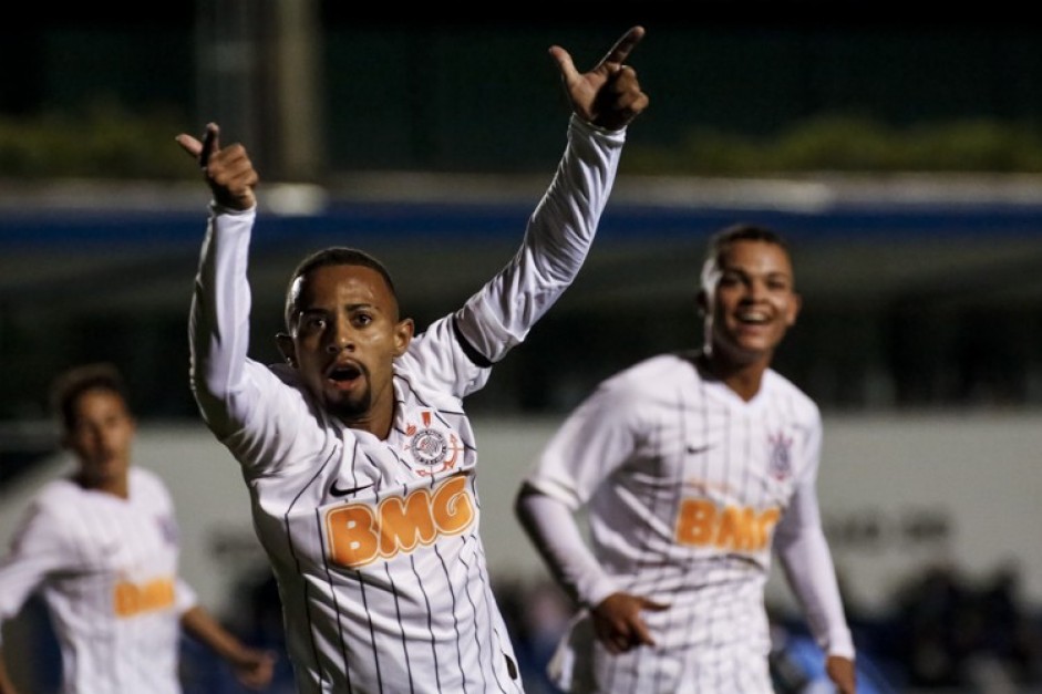Corinthians assegurou vaga na deciso do Brasileiro Sub-17 depois de superar o Grmio na semifinal
