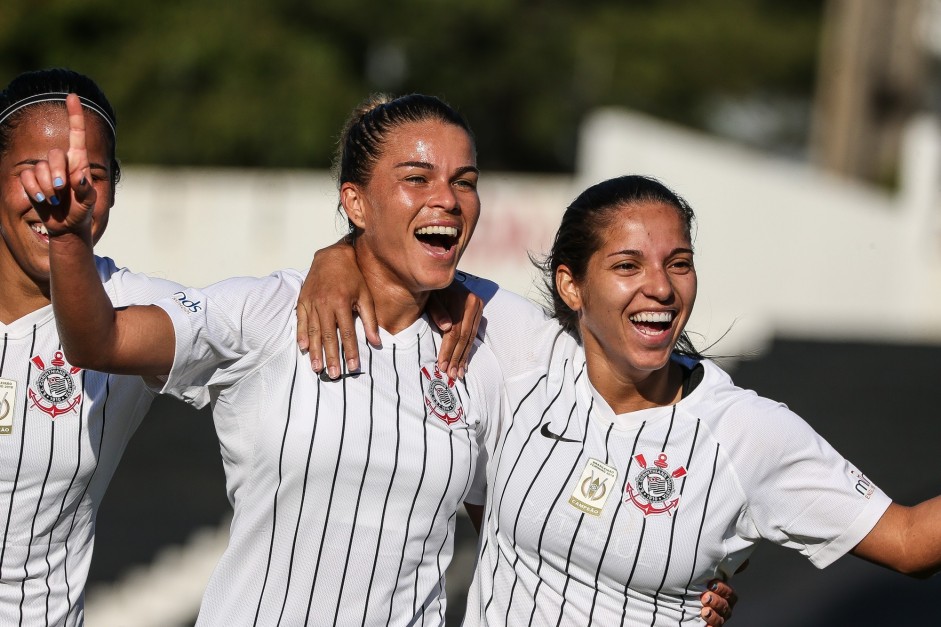 Tamires e Millene marcaram gol contra o So Francisco, pelo Brasileiro Feminino