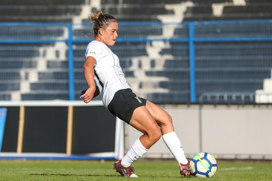 Tamires fica no Corinthians por mais uma temporada