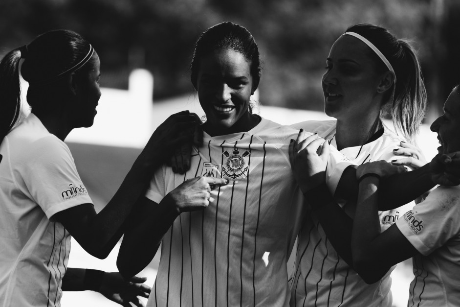 Corinthians Feminino aplicou uma goleada de 9 a 0 sobre o São Francisco