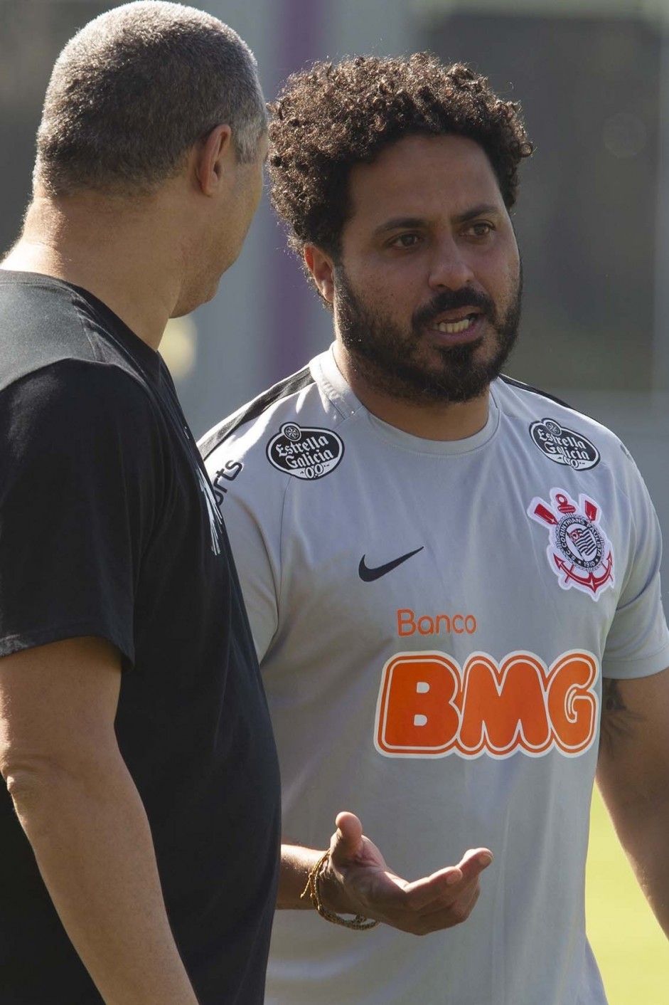 Jogadores do Corinthians treinam neste sábado