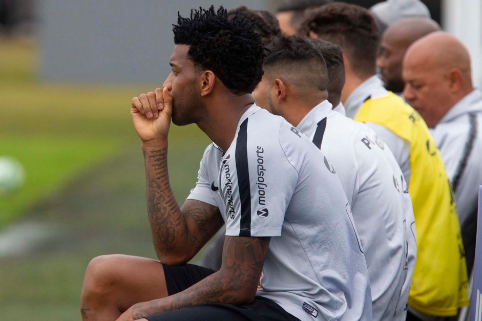 Banco do Corinthians durante jogo-treino contra o Juventus, no CT Joaquim Grava