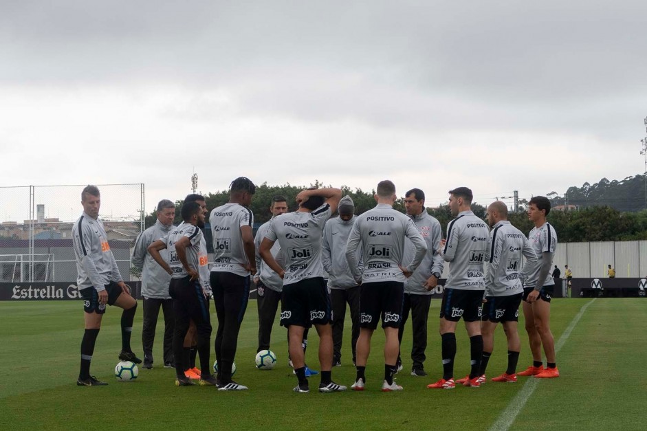 Jogadores do Corinthians durante jogo-treino contra o Juventus