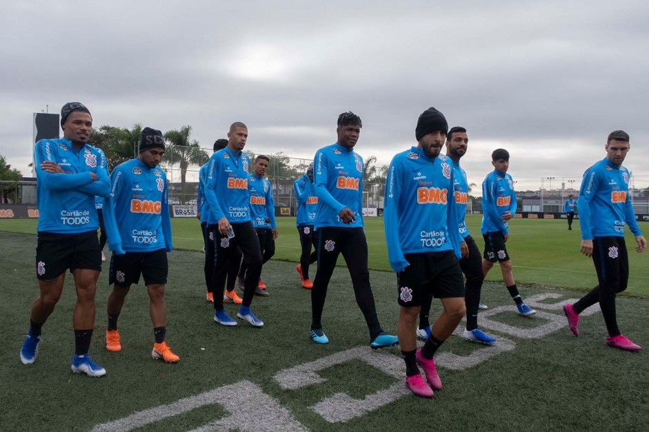 Jogadores do Corinthians, no CT Joaquim Grava, durante treino desta quarte-feira